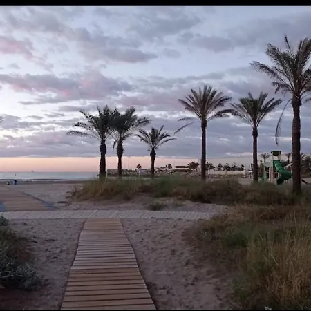 Lägenhet Beach Apartment
